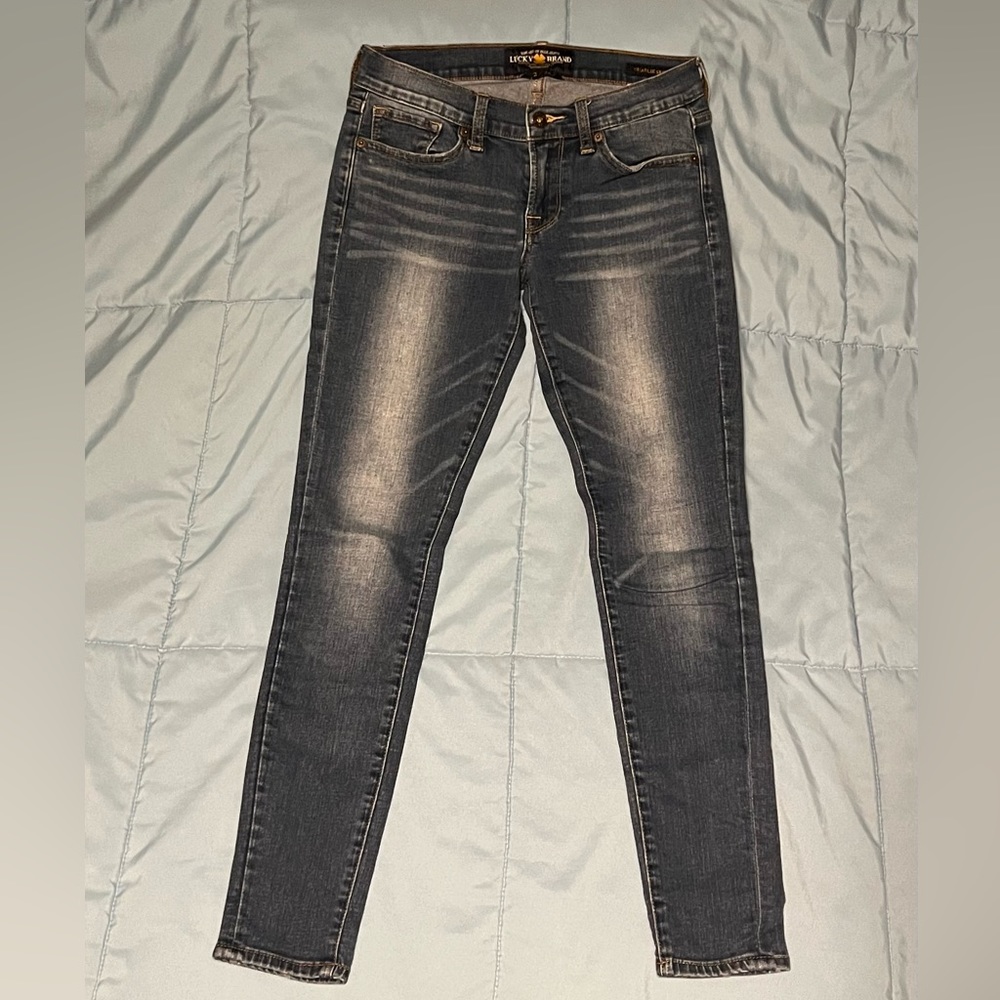 GUC 2/26 Lucky Brand Charlie Skinny Jeans